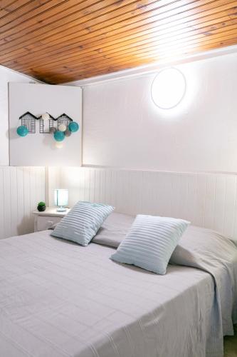 Le Cigalou, authentique cabanon de pêcheur en bord de mer avec sa terrasse spacieuse et aménagée