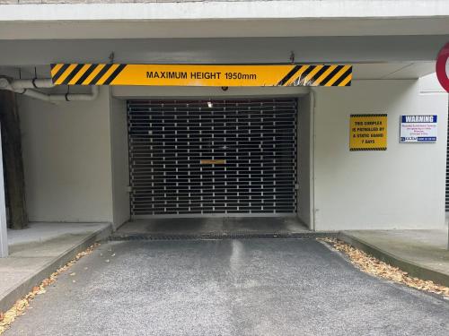 Gambar di galeri bagi Immaculate 3 bd 2 bth apartment Free Carpark & pool di Auckland