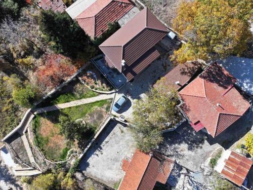 an overhead view of a house with a roof at Νόστος in Ano Trikala