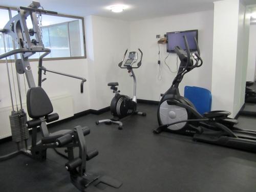 Gimnasio o instalaciones de fitness de Lobato Apartments