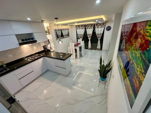 Η κουζίνα ή μικρή κουζίνα στο Yeff Casa Mia en Cali