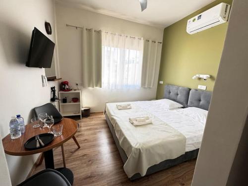 Smart Comfort RoomN7 with Private Bathroom in best Location Beach 250m