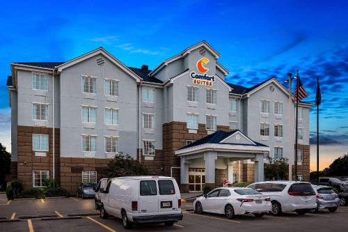Comfort Suites New Orleans East Image