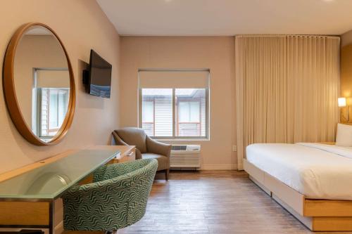 Ένα ή περισσότερα κρεβάτια σε δωμάτιο στο The Chandler Inn Bethlehem - Littleton, an Ascend Collection Hotel