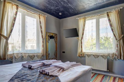 Una cama o camas en una habitación de Moonlight of Cappadocia