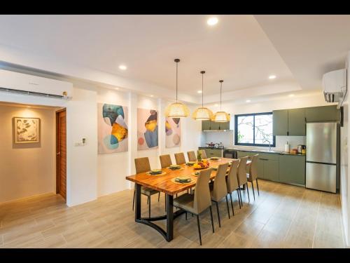 Dapur atau dapur kecil di Oasis 4BR Private Pool Villa in central Ao Nang