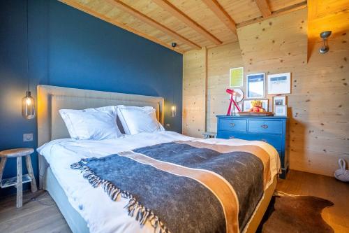 Cama o camas de una habitación en Alphütte Ried