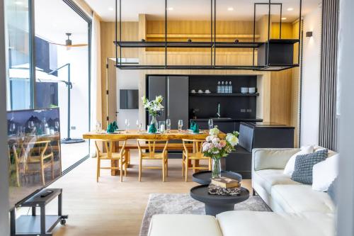 Kuchyň nebo kuchyňský kout v ubytování AKRA Collection Layan - Hideaway Villas