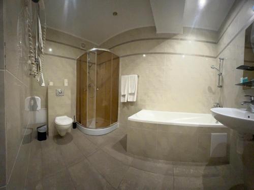 Un baño de Hotel Kopa - Lviv
