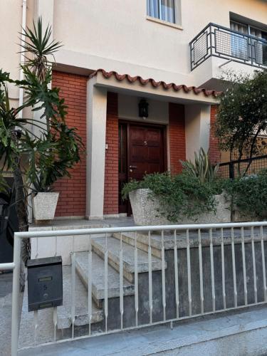 Το κτήριο όπου στεγάζεται  το διαμέρισμα