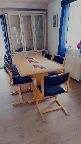 Φωτογραφία από το άλμπουμ του Stunning Home In Rønde With 6 Bedrooms And Wifi σε Rønde