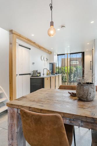 Η κουζίνα ή μικρή κουζίνα στο Luxury apartment in farmhouse near Amsterdam