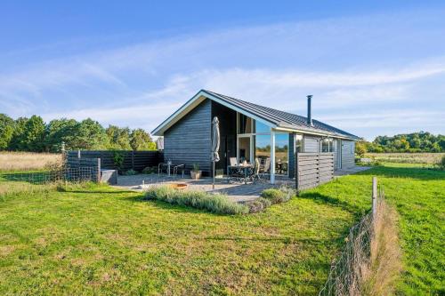 Fotografie z fotogalerie ubytování Bright And Stylish Holiday Home Near Gjerrild Strand v destinaci Brøndstrup
