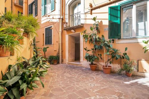 Apartment In Via Merulana Central Rome by Halldis