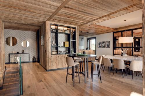 Η κουζίνα ή μικρή κουζίνα στο Antarès NAOS 203D - huge duplex luxury apartment ski inski out