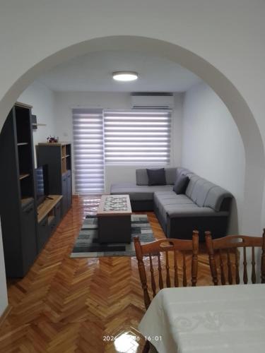 Ruang duduk di Mila apartments