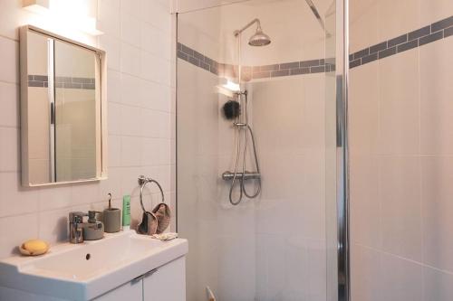 Koupelna v ubytování Charming House with exceptional Loire view