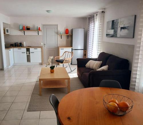 Kuchyň nebo kuchyňský kout v ubytování Vaste bas de villa Le Belvédère