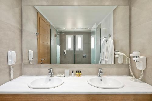 Koupelna v ubytování SENTIDO Apollo Palace