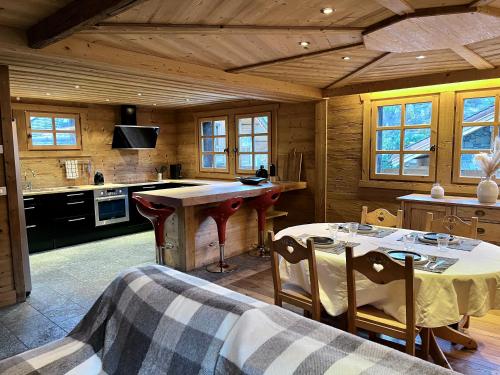 Køkken eller tekøkken på Cosy base to ski the 3 Valleys