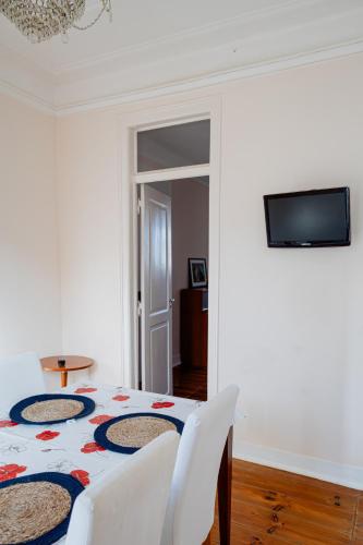 TV a/nebo společenská místnost v ubytování Angels Homes-n27, 3ºfloor - Bairro Típico, Centro Lisboa