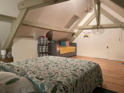 Ένα ή περισσότερα κρεβάτια σε δωμάτιο στο Charmant Duplex Vue Mer et Pieds Eau