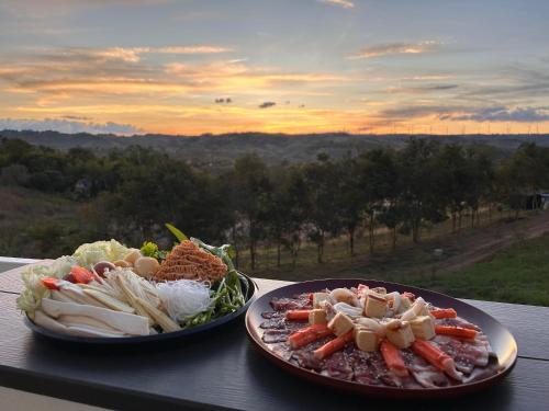 Φαγητό σε οργανωμένο κάμπινγκ ή κάπου εκεί κοντά