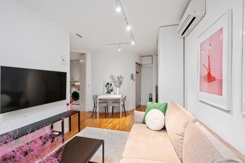 M2 Modern Apartment in City Center