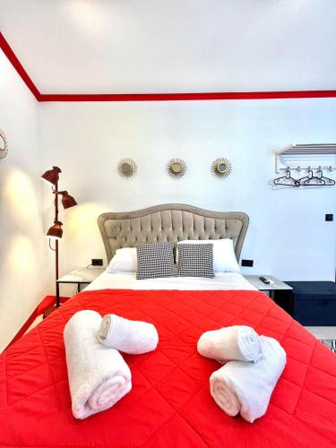 Plaka Central Suite by Zeussuites