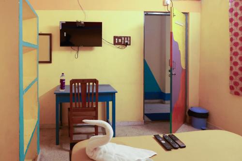 TV a/nebo společenská místnost v ubytování Shaman House