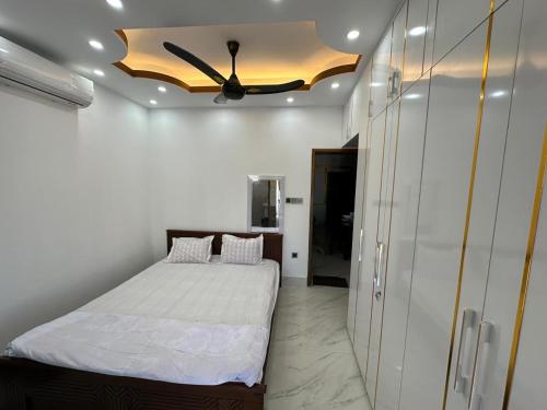 Cama o camas de una habitación en Heart of Rajshahi Hub Appt-B