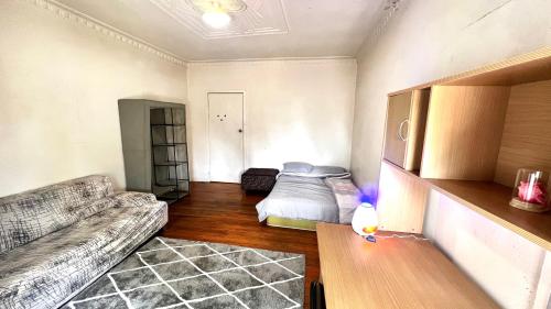 Χώρος καθιστικού στο Budget room near Melbourne Airport