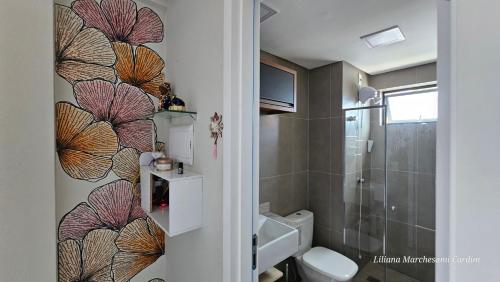 Et badeværelse på FLAT PÉ NA AREIA Carneiros Tamandaré