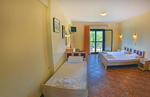 Gallery image of Coralli Hotel in Perdika