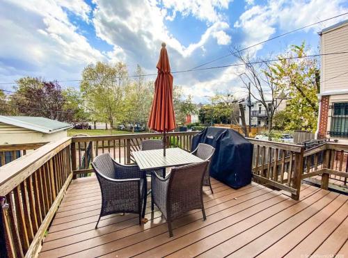 Afbeelding uit fotogalerij van Suites at V Street in Washington