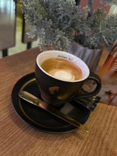 Kemudahan buat kopi dan teh di Royal Palace