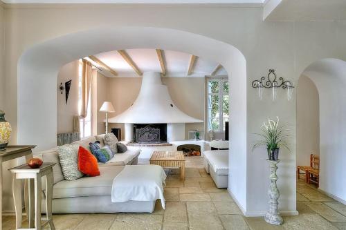 Khu vực ghế ngồi tại Le mas des pins