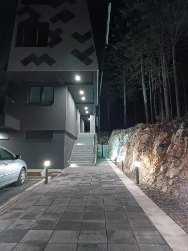 Budova, kde se apartmán nachází