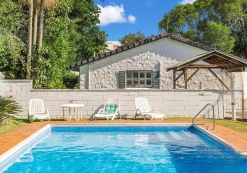 Πισίνα στο ή κοντά στο La Sirena Pool and barbie, private boat ramp, WiFi, two bedrooms, 3 beds