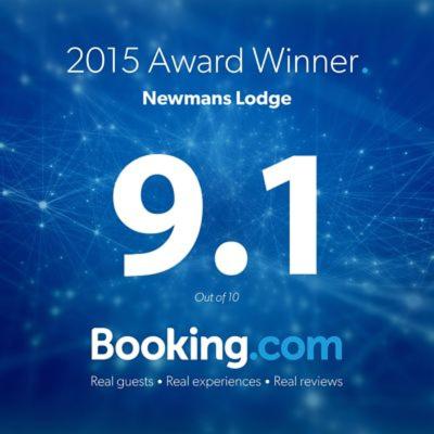 Sijil, anugerah, tanda atau dokumen lain yang dipamerkan di Newmans Lodge