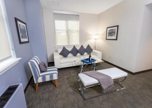 Kellogg Conference Hotel Capitol Hill at Gallaudet Universityにあるシーティングエリア