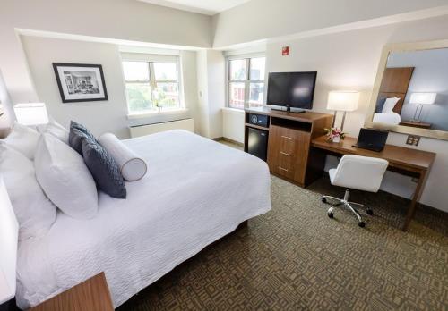 Kellogg Conference Hotel Capitol Hill at Gallaudet University Image
