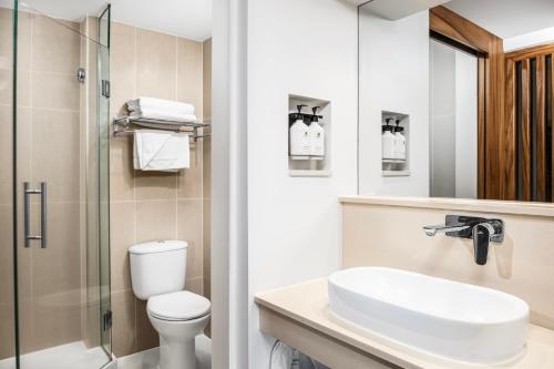 Koupelna v ubytování Holiday Inn Suva by IHG