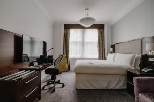 En eller flere senge i et værelse på Club Quarters Hotel Trafalgar Square, London