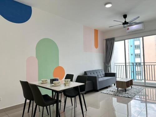 Posezení v ubytování Seremban Pool View 5-6 pax Suite