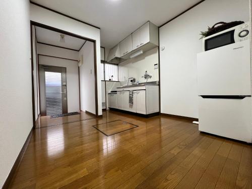Osaka Guesthouse広々貸切一軒家2LDK定員9名