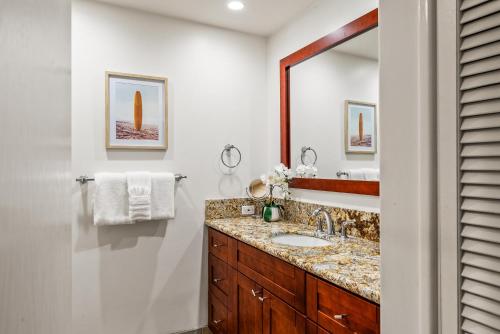 Φωτογραφία από το άλμπουμ του Kaanapali Royal A303 · KRL A303 Relaxing Hawaiian 2BD on Golf Co σε Lahaina