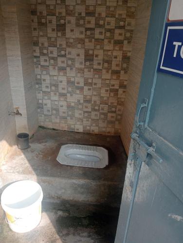 Un baño de Ever Green Guest House Travel & PG デリー日本 人 宿