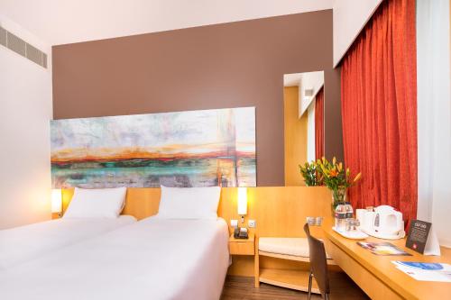 Ibis One Central - World Trade Centre Dubai Image