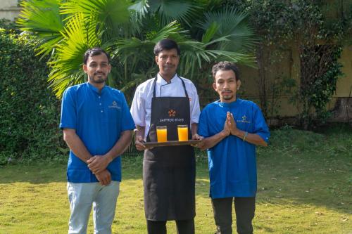 Tetamu yang menginap di SaffronStays Sommeliers Choice